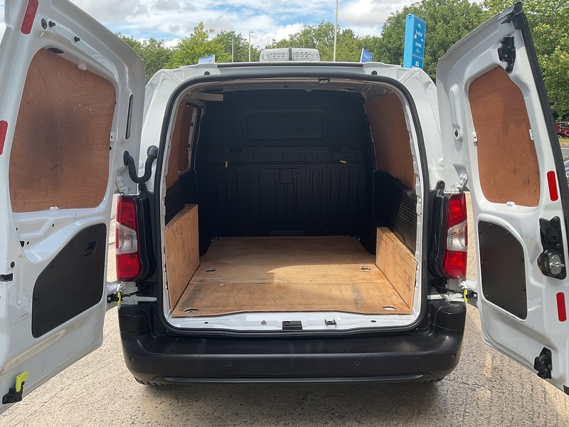 Peugeot 1.5 BlueHDi 1000 Professional Premium+ Euro 6 