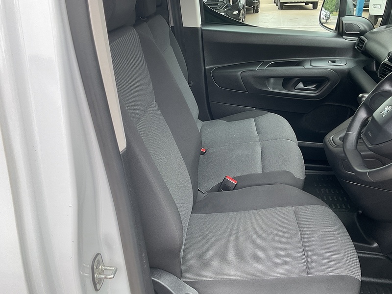 Peugeot Partner 1000 Professional Premium + 1.5 BlueHDi 100ps A/C