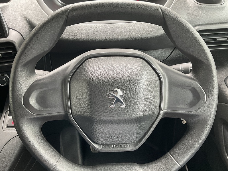 Peugeot Partner 1000 Professional Premium + 1.5 BlueHDi 100ps A/C