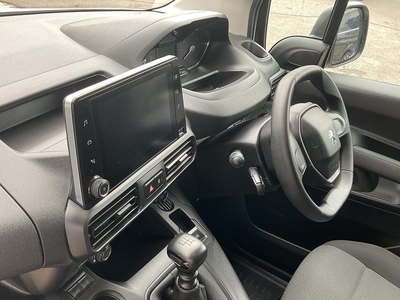 Peugeot Partner 1000 Professional Premium + 1.5 BlueHDi 100ps A/C