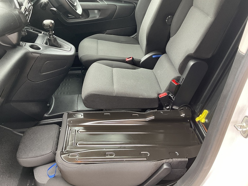 Peugeot Partner 1000 Professional Premium + 1.5 BlueHDi 100ps A/C