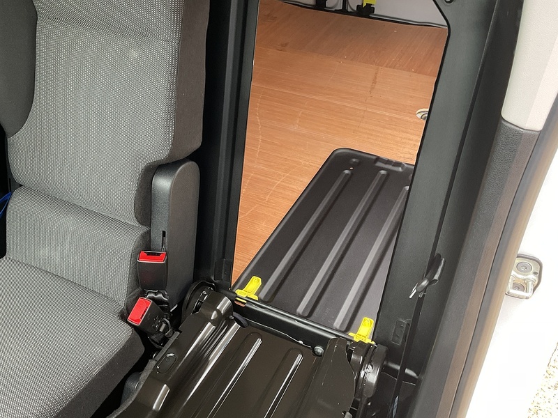 Peugeot Partner 1000 Professional Premium + 1.5 BlueHDi 100ps A/C