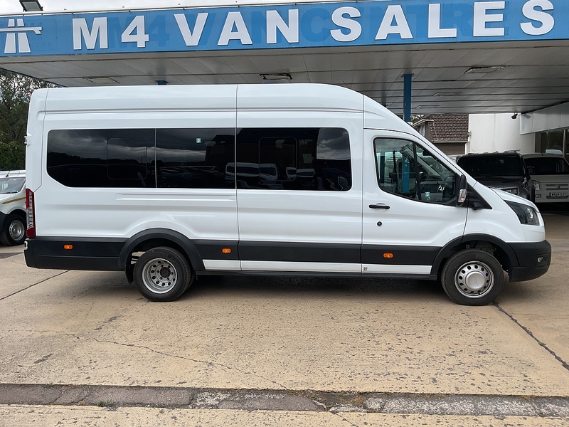 Ford 2.0 460 EcoBlue Trend Minibus Diesel Manual RWD L4 H3 Euro 6 (s/s) (17 Seat, DRW) (165 ps)