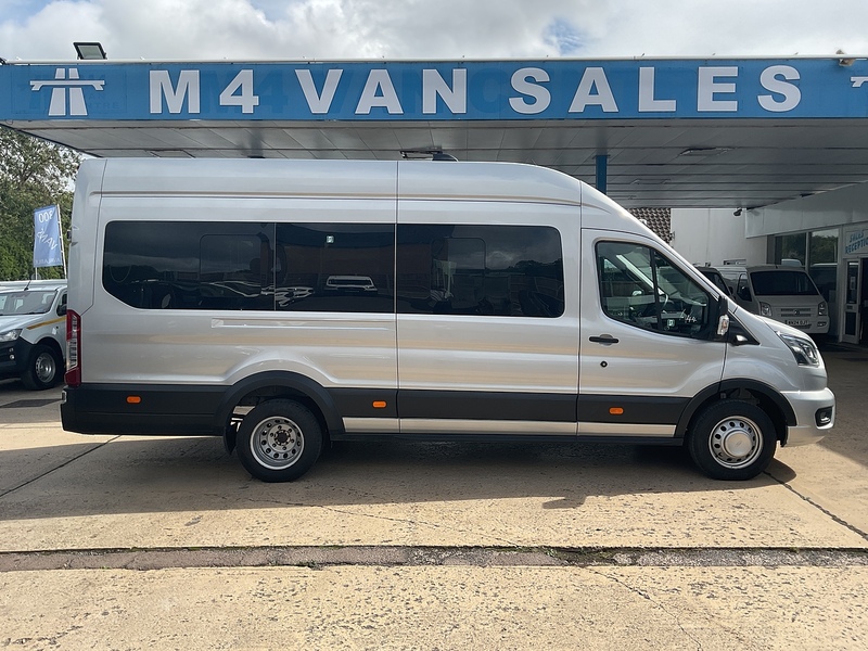 Ford 460 EcoBlue Limited Auto 17 Seat Minibus A/C Euro 6