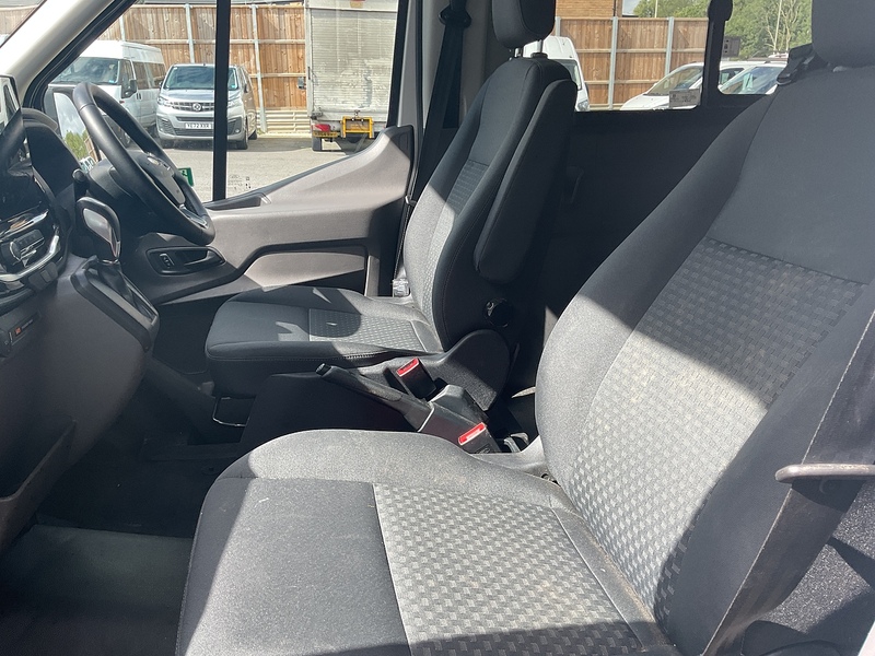 Ford 460 EcoBlue Limited Auto 17 Seat Minibus A/C Euro 6