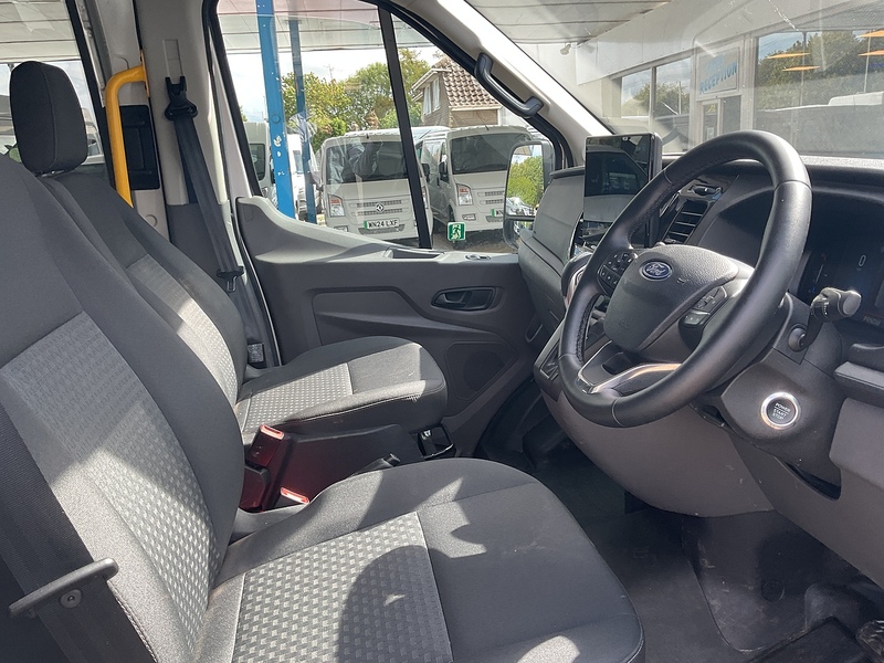 Ford 460 EcoBlue Limited Auto 17 Seat Minibus A/C Euro 6