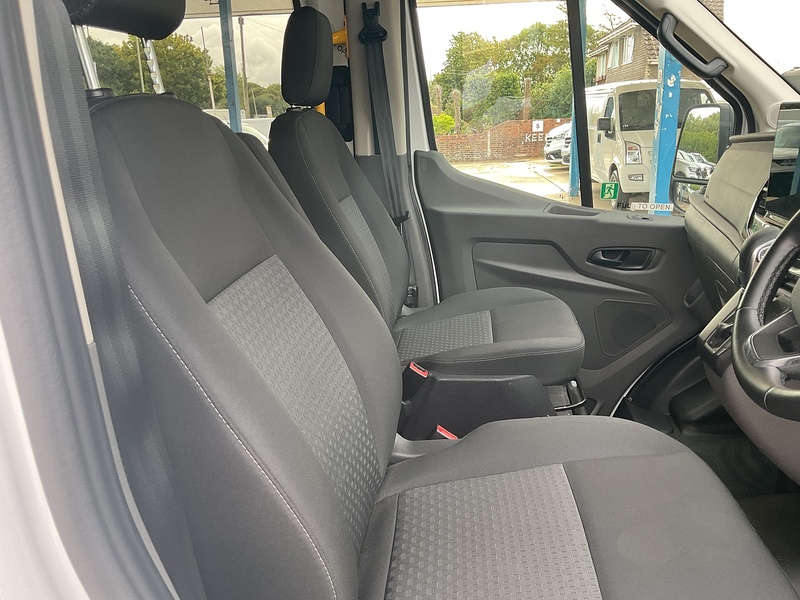 Ford 460 EcoBlue Trend Minibus Auto 17 Seat Minibus Euro 6 
