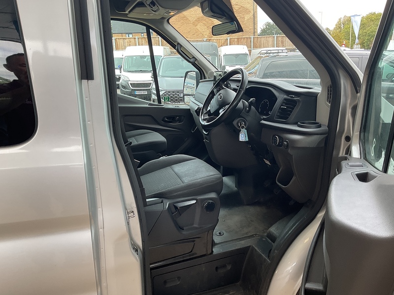 Ford 460 EcoBlue Leader Minibus RWD L4 H3 Euro 6 17 Seat