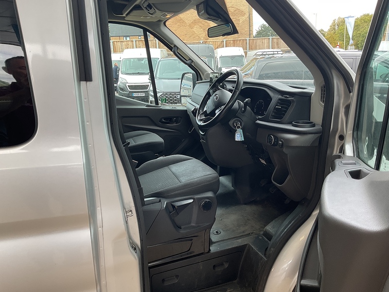 Ford 460 EcoBlue Leader Minibus RWD L4 H3 Euro 6 17 Seat