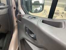 Ford Transit 460 EcoBlue Leader Minibus RWD L4 H3 Euro 6 17 Seat 