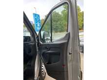 Ford Transit 460 EcoBlue Leader Minibus RWD L4 H3 Euro 6 17 Seat 