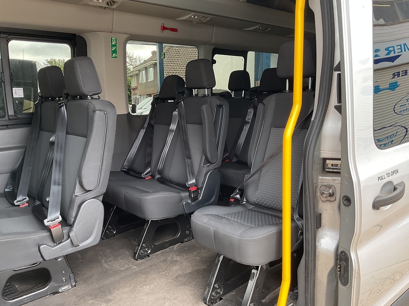 Ford 460 EcoBlue Leader Minibus RWD L4 H3 Euro 6 17 Seat