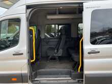 Ford Transit 460 EcoBlue Leader Minibus RWD L4 H3 Euro 6 17 Seat 