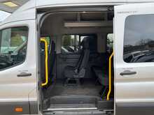Ford Transit 460 EcoBlue Leader Minibus RWD L4 H3 Euro 6 17 Seat 