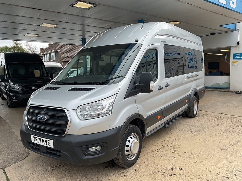 Ford 460 EcoBlue Leader Minibus RWD L4 H3 Euro 6 17 Seat