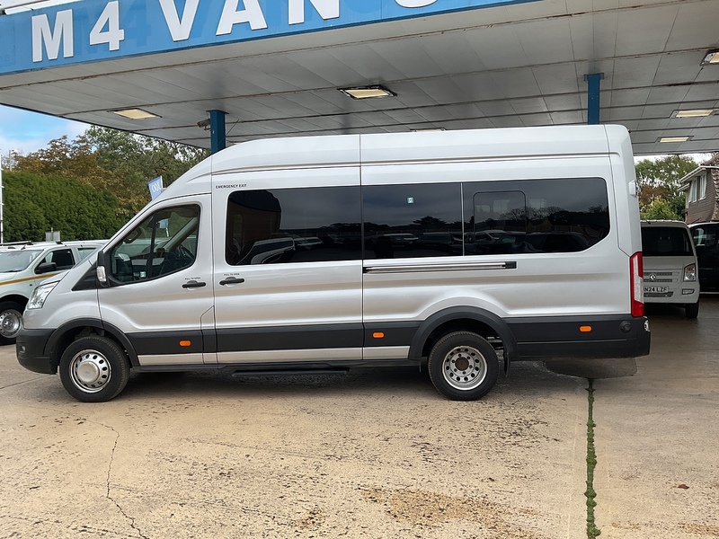 Ford 460 EcoBlue Leader Minibus RWD L4 H3 Euro 6 17 Seat