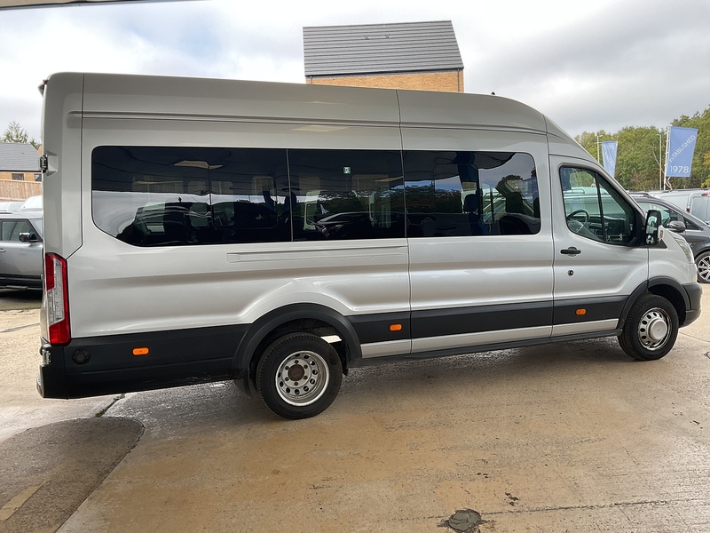 Ford 460 EcoBlue Leader Minibus RWD L4 H3 Euro 6 17 Seat