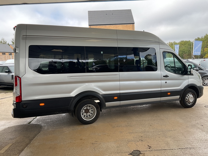 Ford 460 EcoBlue Leader Minibus RWD L4 H3 Euro 6 17 Seat