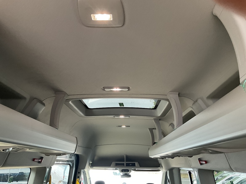Ford 460 EcoBlue Leader Minibus RWD L4 H3 Euro 6 17 Seat