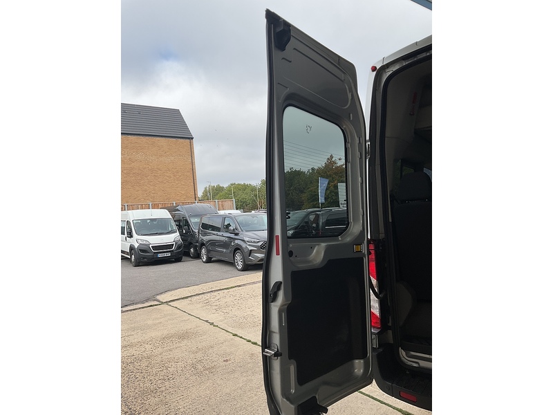 Ford 460 EcoBlue Leader Minibus RWD L4 H3 Euro 6 17 Seat