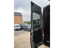Ford Transit 460 EcoBlue Leader Minibus RWD L4 H3 Euro 6 17 Seat 