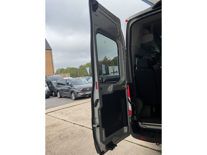 Ford 460 EcoBlue Leader Minibus RWD L4 H3 Euro 6 17 Seat