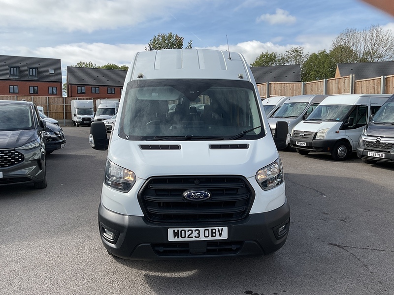 Ford 460 EcoBlue Trend 17 seat Minibus
