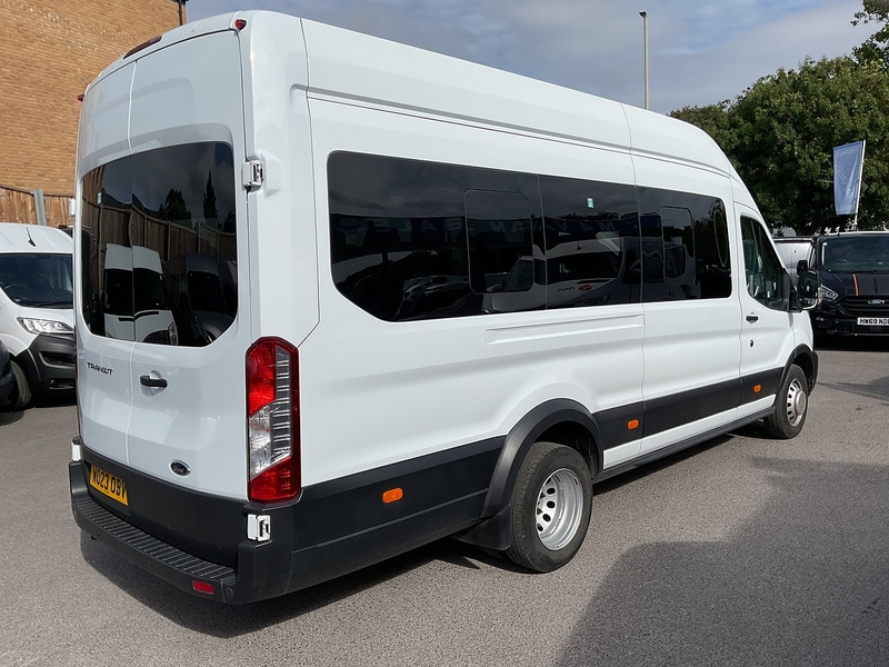 Ford 460 EcoBlue Trend 17 seat Minibus