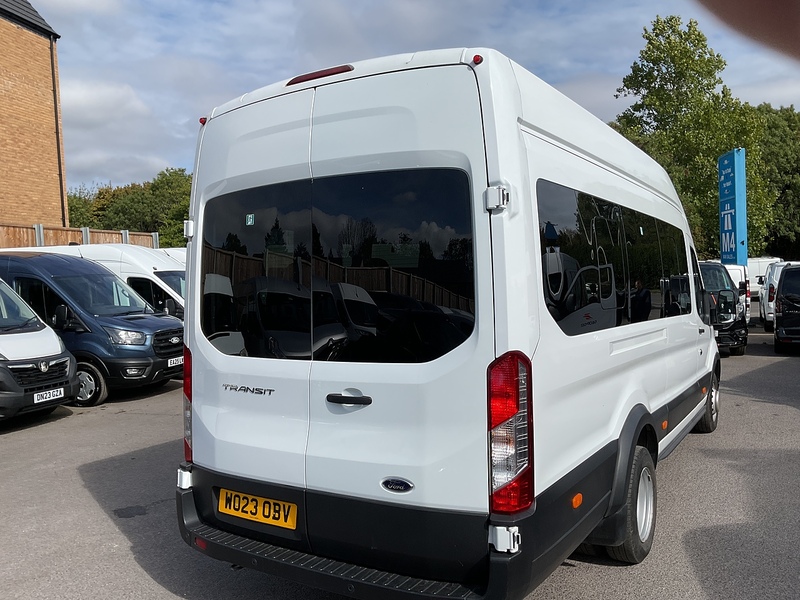 Ford 460 EcoBlue Trend 17 seat Minibus