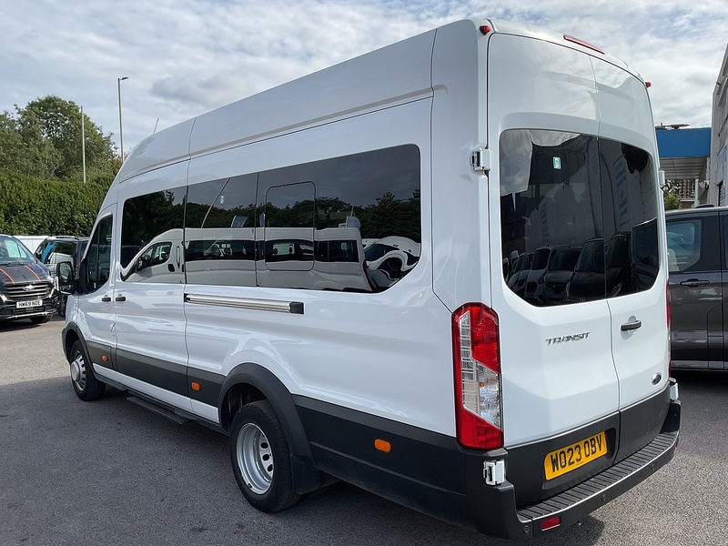 Ford 460 EcoBlue Trend 17 seat Minibus