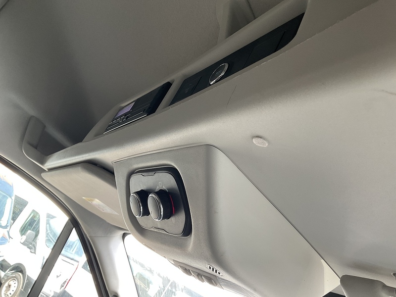 Ford 460 EcoBlue Trend 17 seat Minibus