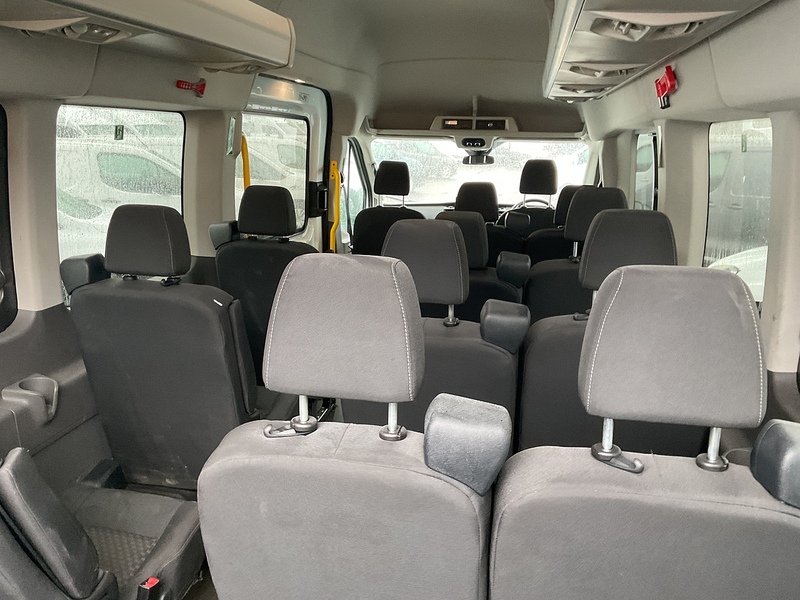 Ford 460 EcoBlue Trend 17 seat Minibus