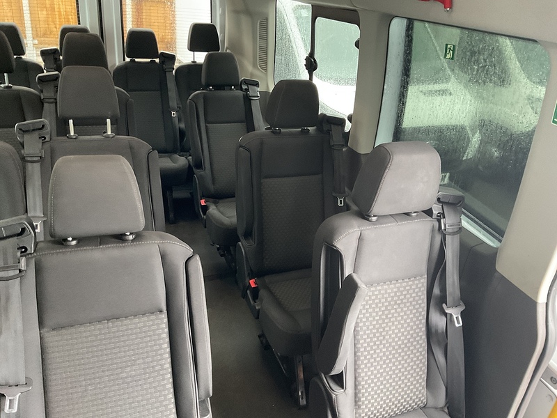 Ford 460 EcoBlue Trend 17 seat Minibus