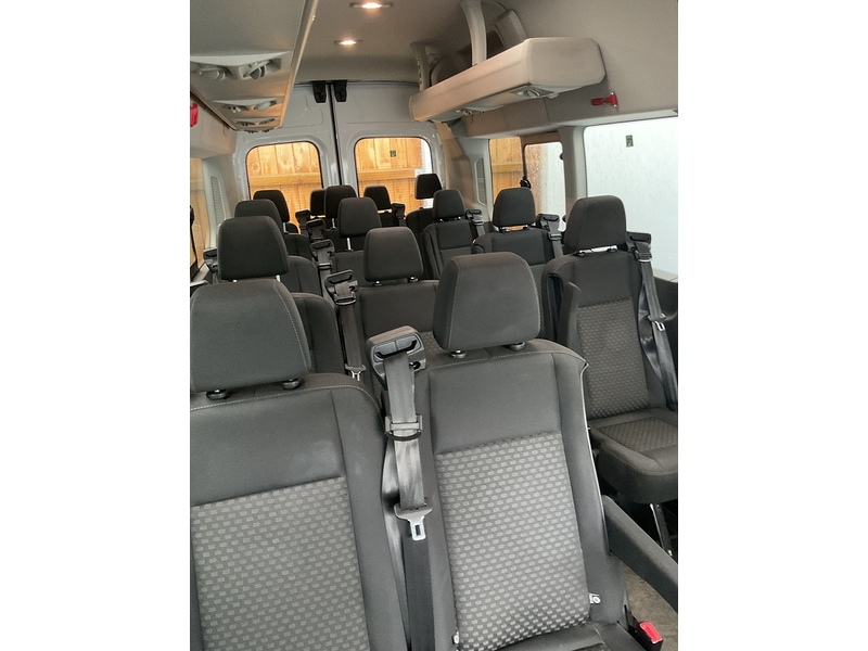 Ford 460 EcoBlue Trend 17 seat Minibus