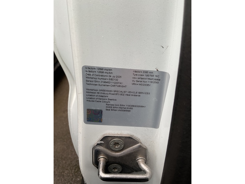 Ford 460 EcoBlue Trend 17 seat Minibus