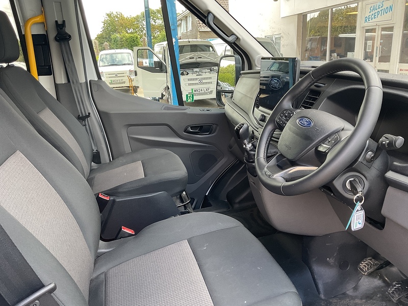 Ford 2.0 460 EcoBlue Leader Minibus Double Cab 5dr Diesel Manual RWD L4 H3 Euro 6 (s/s) (17 Seat, DRW) (165 ps)