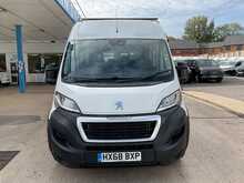 Peugeot Boxer 2.0 BlueHDi 440 17 Seat Minibus Diesel Manual L4 H2 Euro 6 (130 ps) 