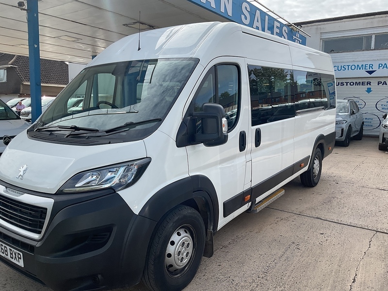 Peugeot 2.0 BlueHDi 440 17 Seat Minibus Diesel Manual L4 H2 Euro 6 (130 ps)