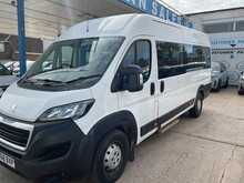 Peugeot Boxer 2.0 BlueHDi 440 17 Seat Minibus Diesel Manual L4 H2 Euro 6 (130 ps) 