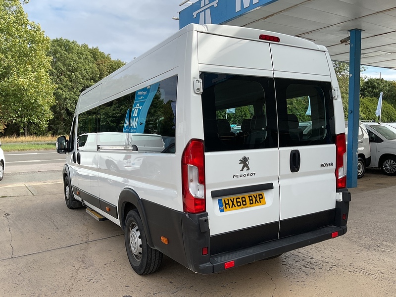 Peugeot 2.0 BlueHDi 440 17 Seat Minibus Diesel Manual L4 H2 Euro 6 (130 ps)