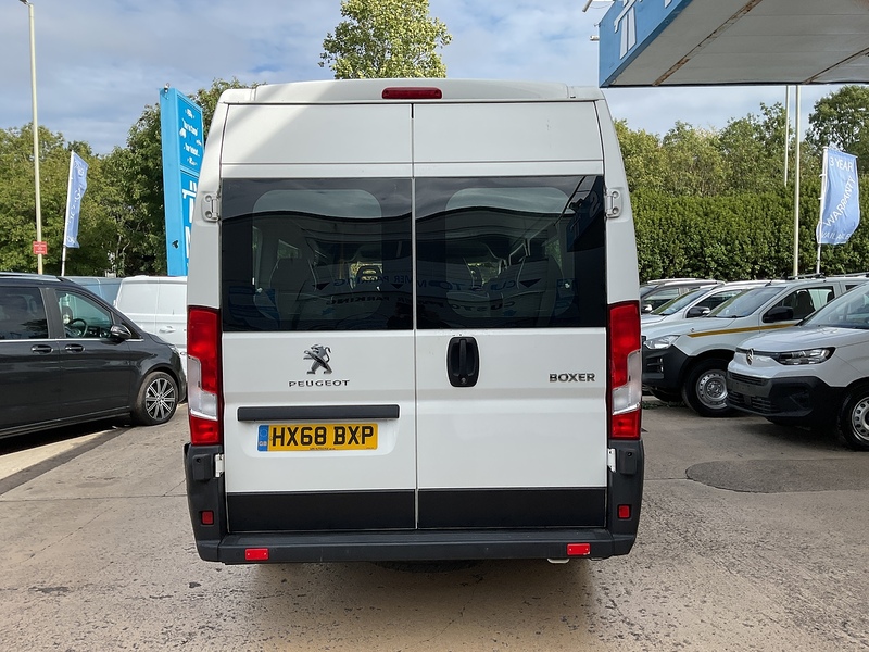 Peugeot 2.0 BlueHDi 440 17 Seat Minibus Diesel Manual L4 H2 Euro 6 (130 ps)