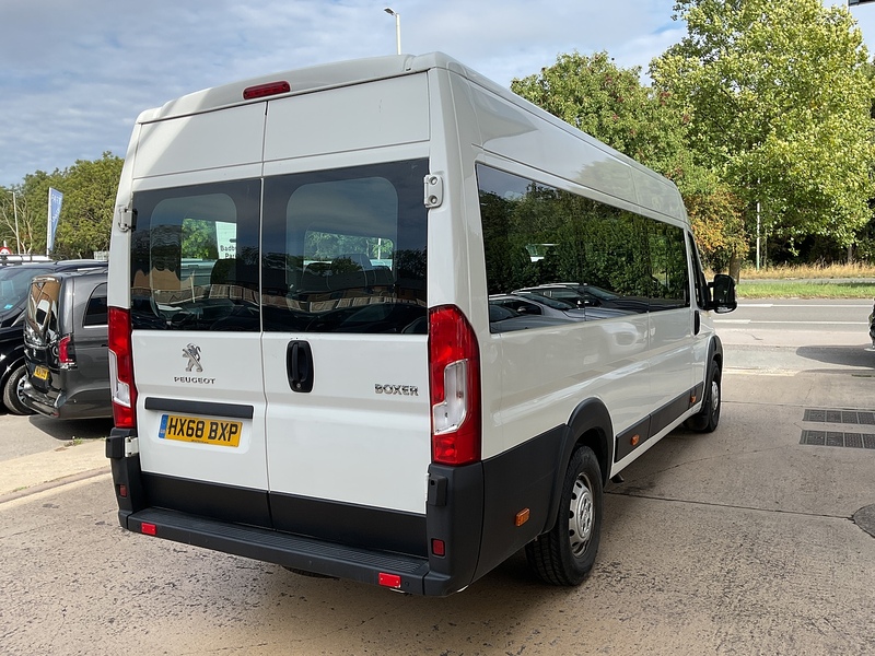 Peugeot 2.0 BlueHDi 440 17 Seat Minibus Diesel Manual L4 H2 Euro 6 (130 ps)