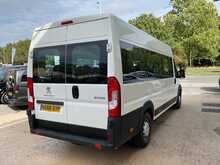 Peugeot Boxer 2.0 BlueHDi 440 17 Seat Minibus Diesel Manual L4 H2 Euro 6 (130 ps) 
