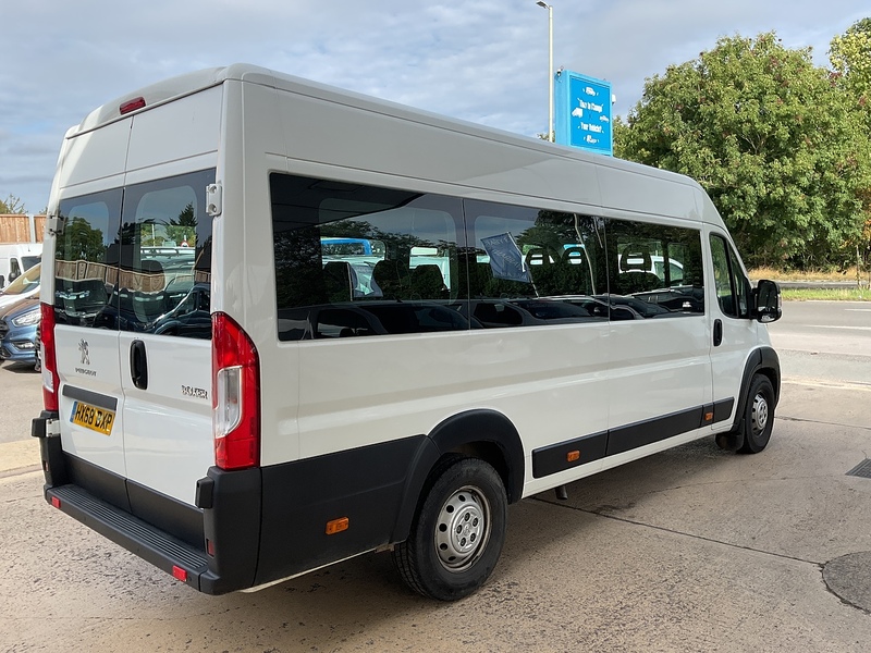 Peugeot 2.0 BlueHDi 440 17 Seat Minibus Diesel Manual L4 H2 Euro 6 (130 ps)