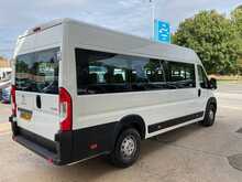 Peugeot Boxer 2.0 BlueHDi 440 17 Seat Minibus Diesel Manual L4 H2 Euro 6 (130 ps) 