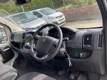 Peugeot Boxer 2.0 BlueHDi 440 17 Seat Minibus Diesel Manual L4 H2 Euro 6 (130 ps) 