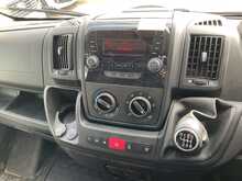 Peugeot Boxer 2.0 BlueHDi 440 17 Seat Minibus Diesel Manual L4 H2 Euro 6 (130 ps) 