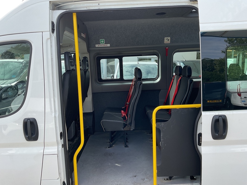 Peugeot 2.0 BlueHDi 440 17 Seat Minibus Diesel Manual L4 H2 Euro 6 (130 ps)