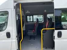 Peugeot Boxer 2.0 BlueHDi 440 17 Seat Minibus Diesel Manual L4 H2 Euro 6 (130 ps) 
