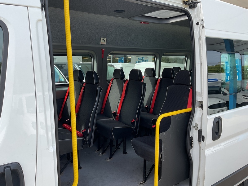 Peugeot 2.0 BlueHDi 440 17 Seat Minibus Diesel Manual L4 H2 Euro 6 (130 ps)